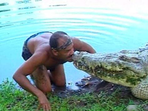 Neobično prijateljstvo s krokodilom