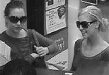 Dvije zgodne djevojke opljačkale banku