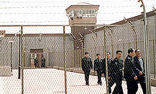 Kinez u zatvoru potražio spas od žene i majke