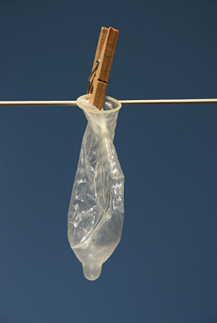 Carinici zaplijenili rabljene kondome