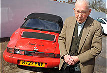 Starac (93) razbio dva Porschea