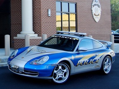 Zaplijenjeni Porsche pretvoren u policijski automobil